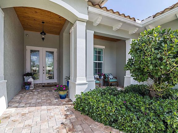 5th image of 1660 Isles Cir