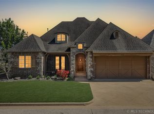 611 Fairway Dr, Broken Arrow, OK 74011