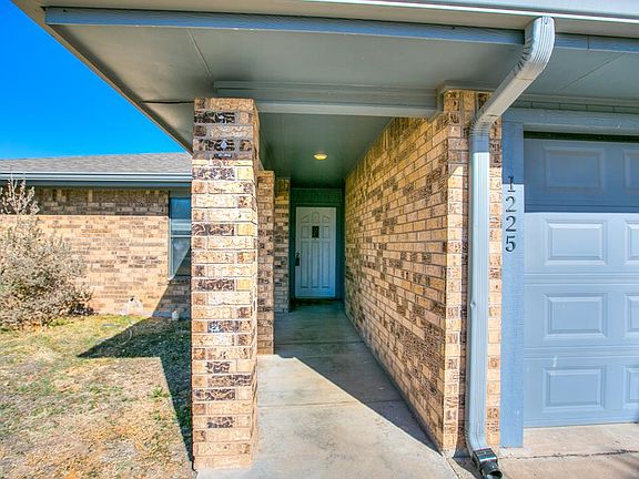 4th image of 1225 Rita Cir