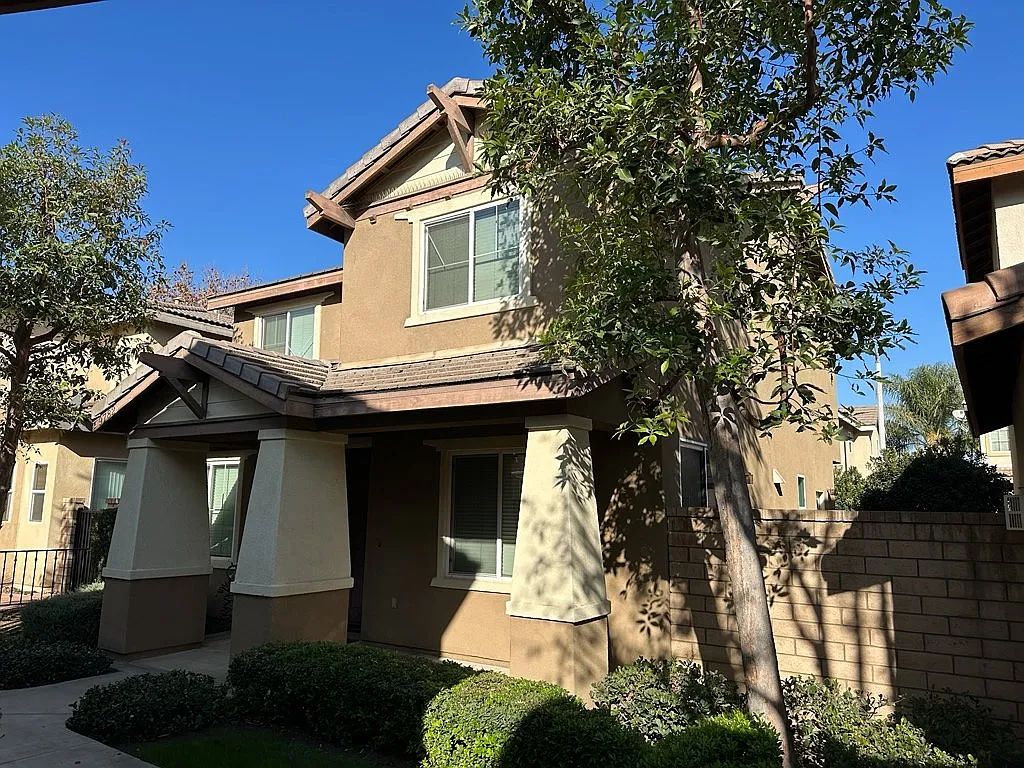3 bed, 2.5 bath, 1598 sqft, $3,000 — Photo 1