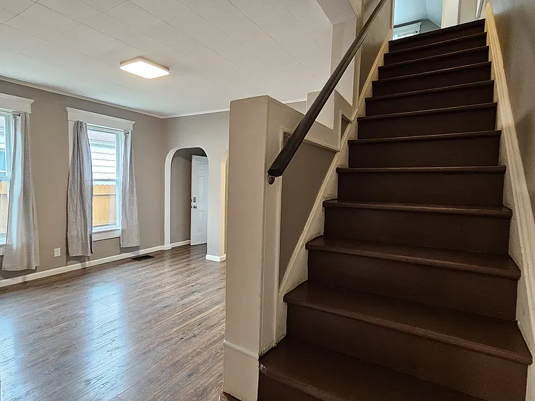 370 E Woodrow Ave — Photo 6