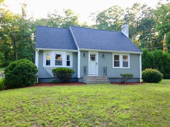 12 Mill St, Hopedale, MA 01747