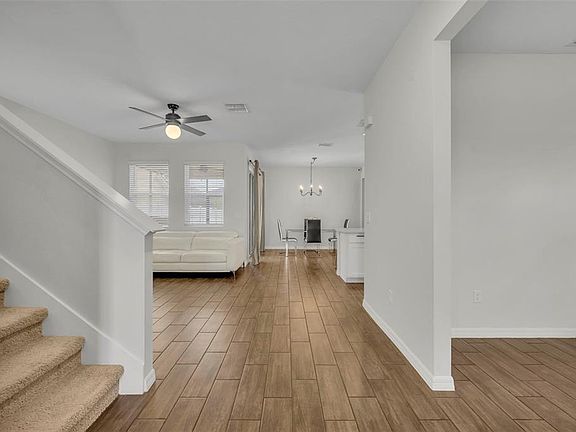 3rd image of 11844 FOUNDERS STREET