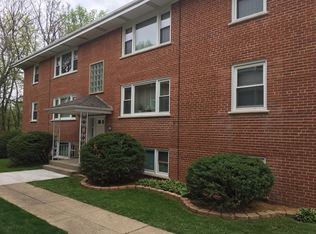 318 Duane St APT 3, Glen Ellyn, IL 60137