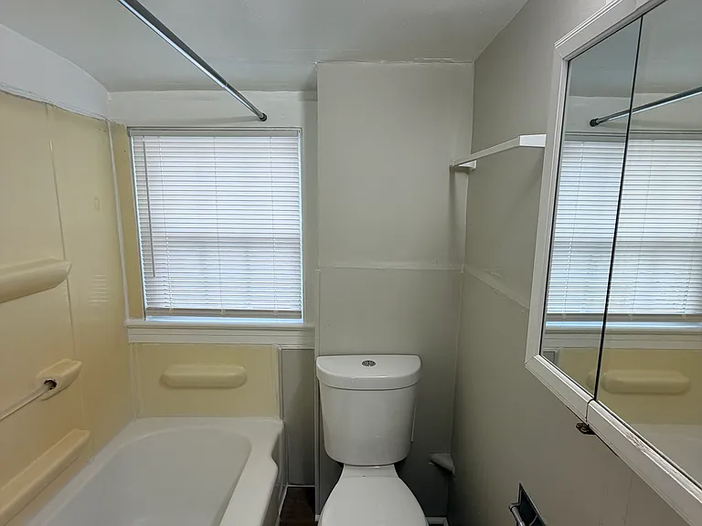 18 Maple St — Photo 12