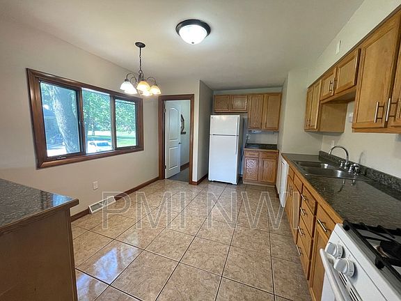 5th image of 3504 E 21st Pl