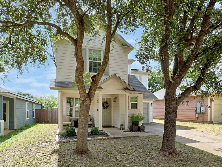 7201 Alegre Pass — Photo 40