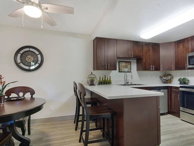 2x1 Kitchen.Dining