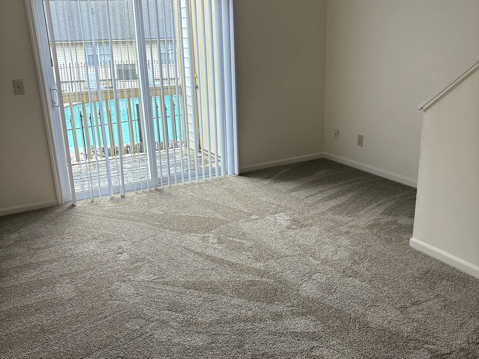 2 bed, 1.5 bath, 950 sqft, $1,295 — Photo 2