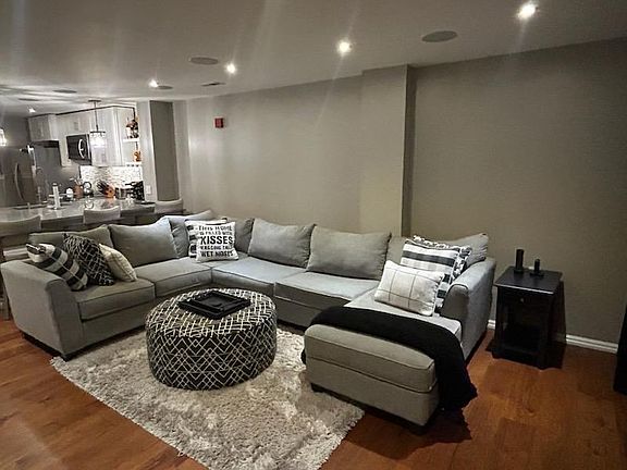 5th image of 100 Leverington Ave APT 21
