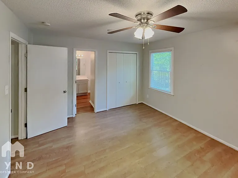 4629 Longbriar Dr — Photo 11