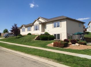 6274 Jonathan Dr NW, Rochester, MN 55901