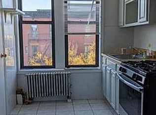 561 17th St #3L, Brooklyn, NY 11218