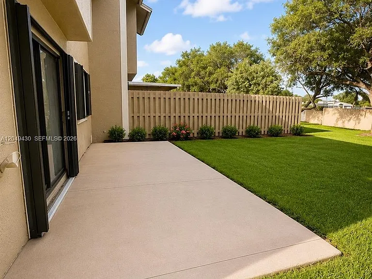 3504 NW 111th Ave #3504 — Photo 3