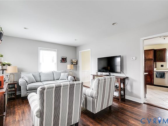 3rd image of 10520 W Providence Rd