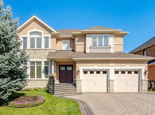 13 Dokkum Cres, Brampton, ON L6Z0E2