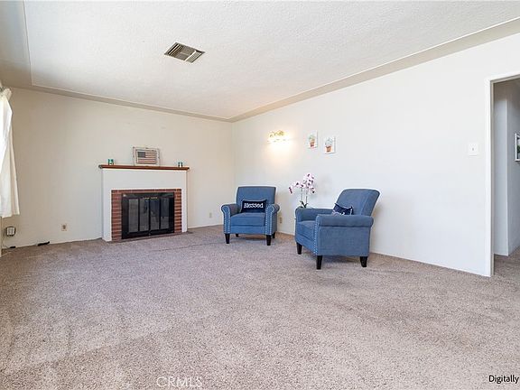 5th image of 1860 Carol Ave