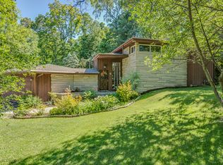 1928 Inwood Rd, South Bend, IN 46614