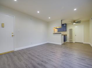 11924 Avon Way APT 10, Los Angeles, CA 90066