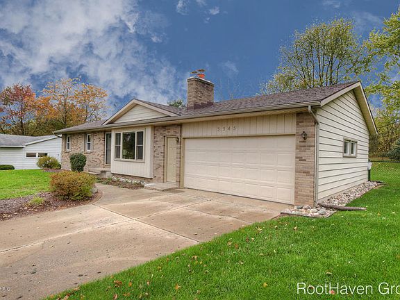 3rd image of 3545 Keswick Dr NE