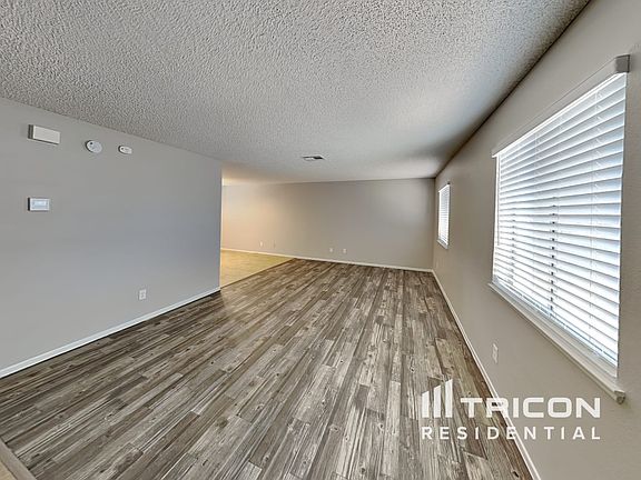 4th image of 741 Scottsdale St