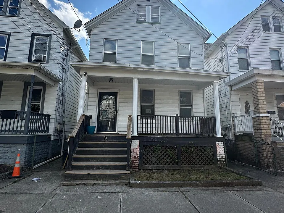 34 Delafield St #1