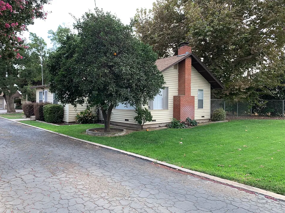 19609 E South Ave
