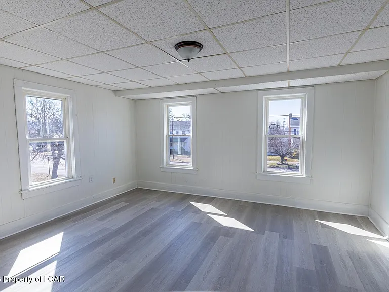 1424 N Market St — Photo 9