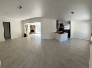 18400 Calvert St, Reseda, CA 91335