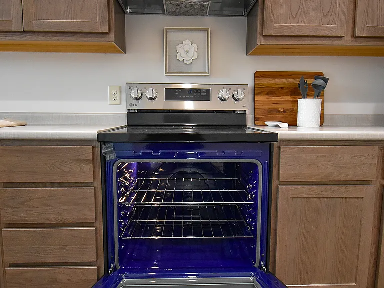Crossroads Place Apartments — Photo 38