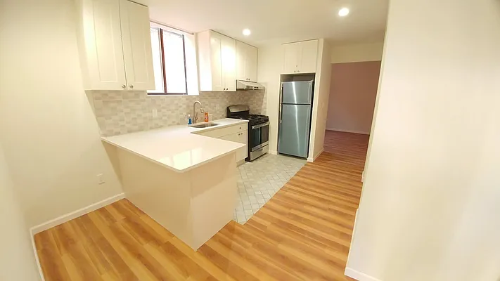 Rented by Downtown Mgt & Realty LLC | media 8