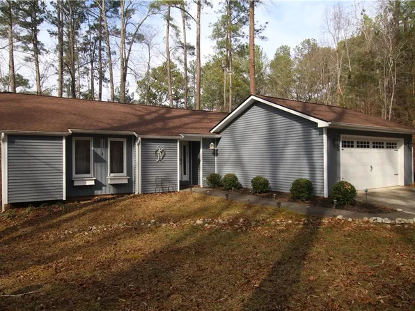 1279 Coneross Point Dr, Seneca, SC 29678