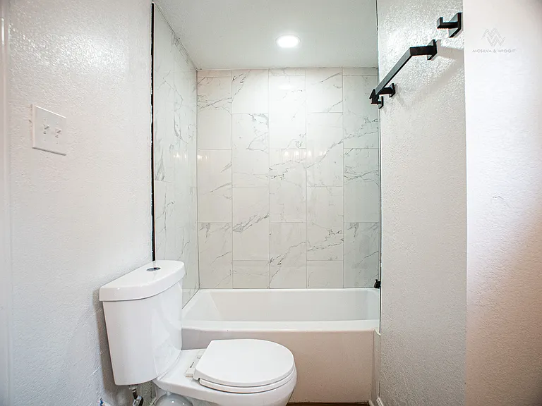 454 Bellaire Ave — Photo 17
