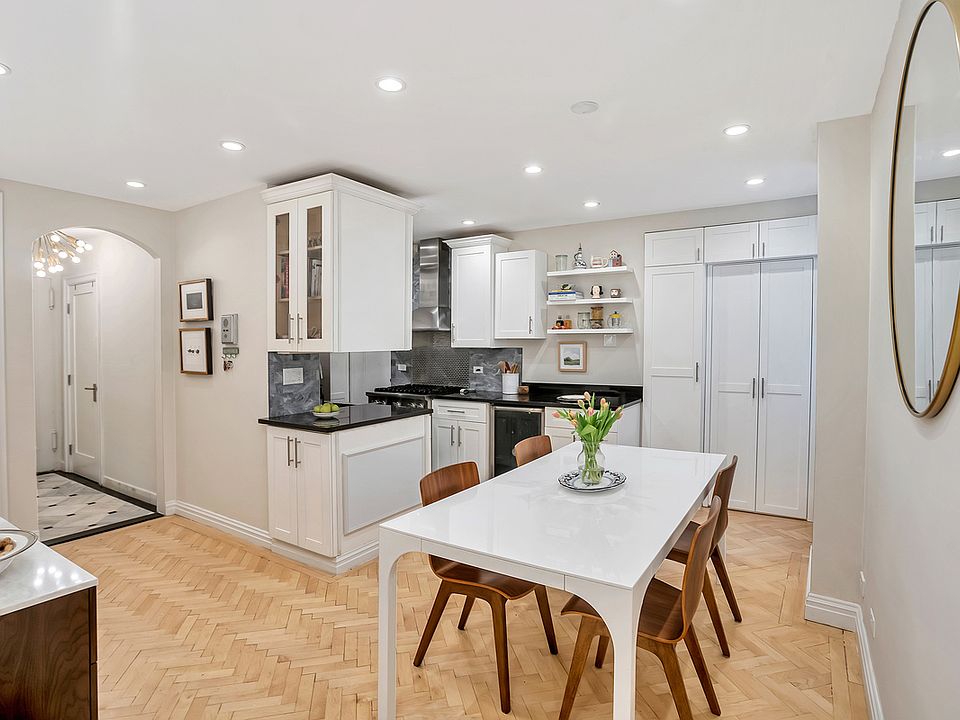1st image of 310 W 72nd St #11