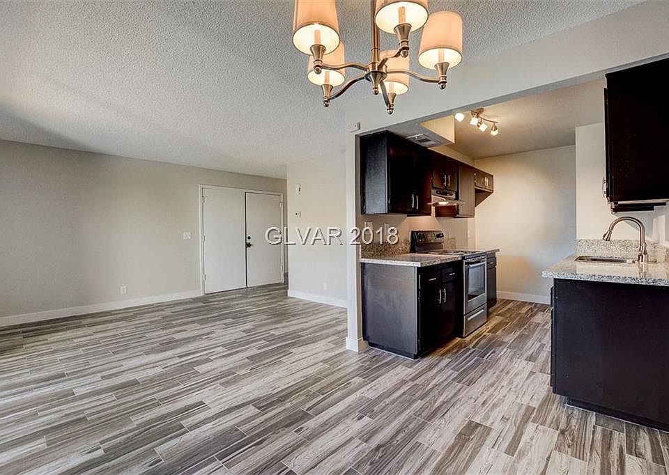 1st image of 3479 Villa Knolls South Dr