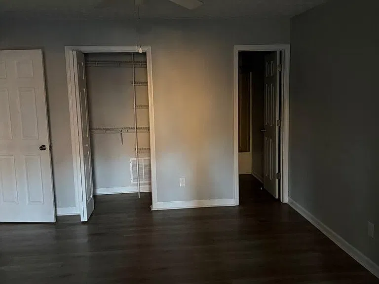 1136 Summer Brook Rd — Photo 8