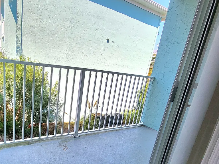 Somerset Oceanside Apartments — Photo 22