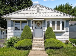 17 Compton St, Providence, RI 02908