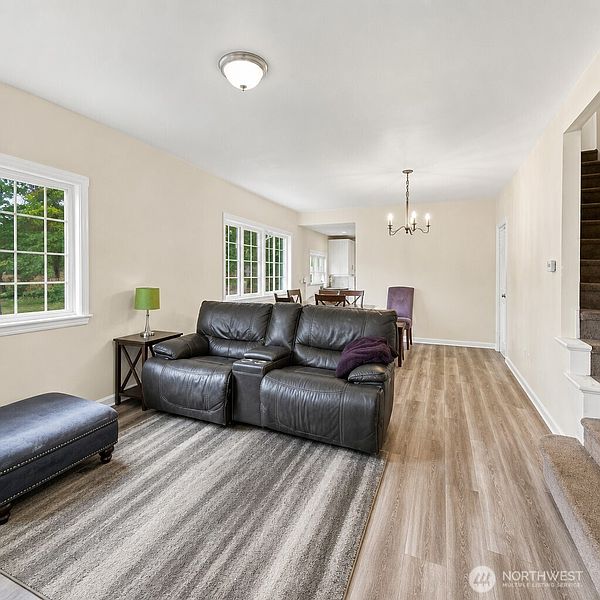 4th image of 702 5th Avenue NW