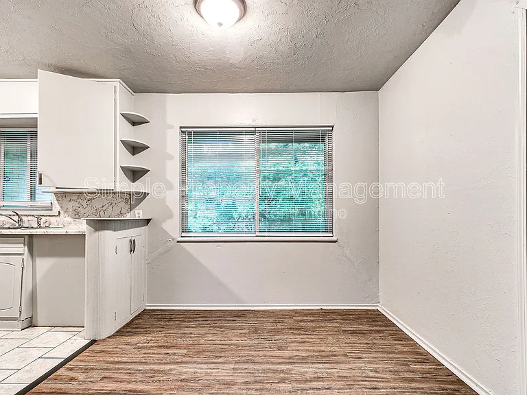 4301 N Terry Ave — Photo 4