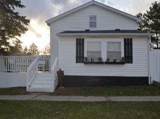 825 N Wayne St, Waterloo, IN 46793