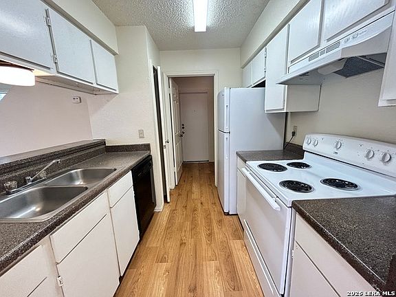 4th image of 14445 Woods Hole Dr
