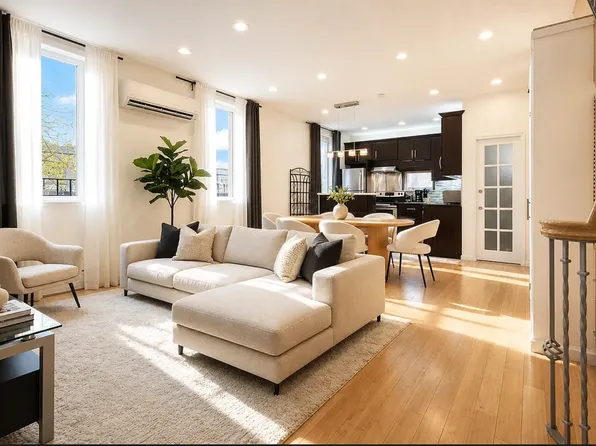 318 E 62nd St, New York, NY