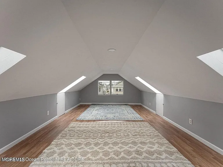 30 M St #SUMMER RENTAL — Photo 27