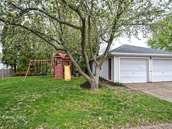 3rd image of 540 Desmond Dr