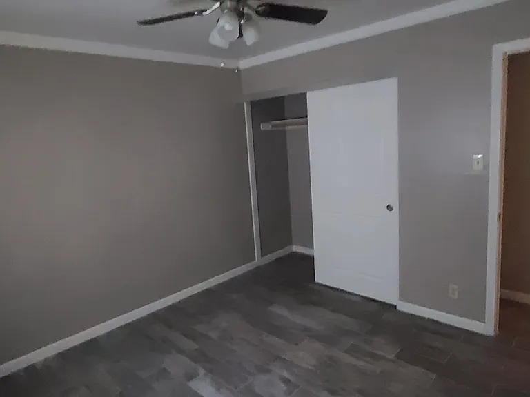 449 E Pierce St — Photo 30