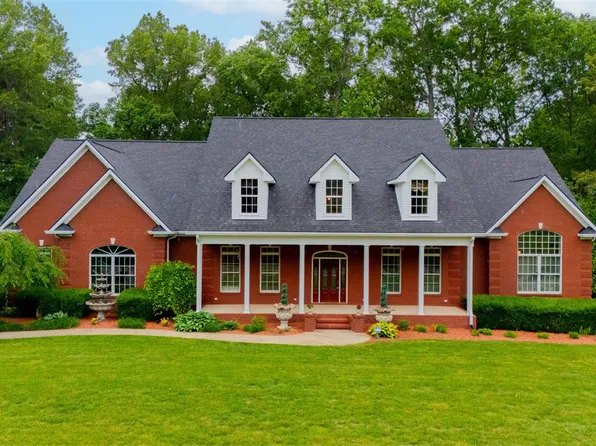 8020 Cemetery Rd, Bowling Green, KY 42103