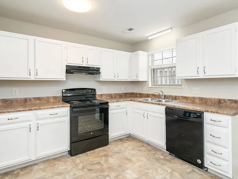 (Achjcp) Brownstone Way Apts (20 Units) - 8 — Photo 8