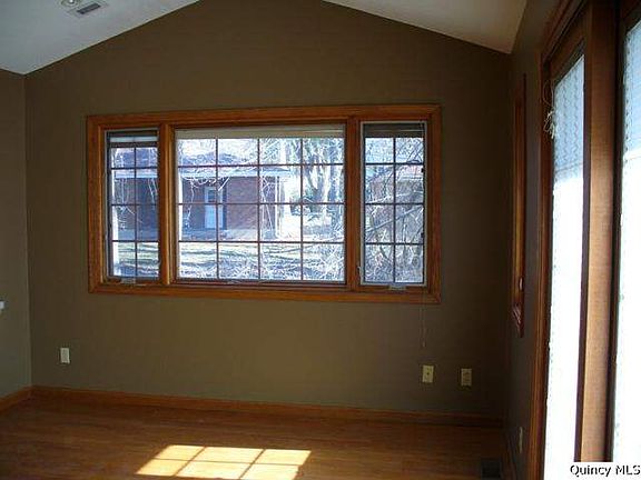 Home for Sale in Quincy, IL $179,900