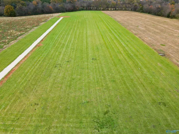 341 Moe Rd, New Market, AL 35761